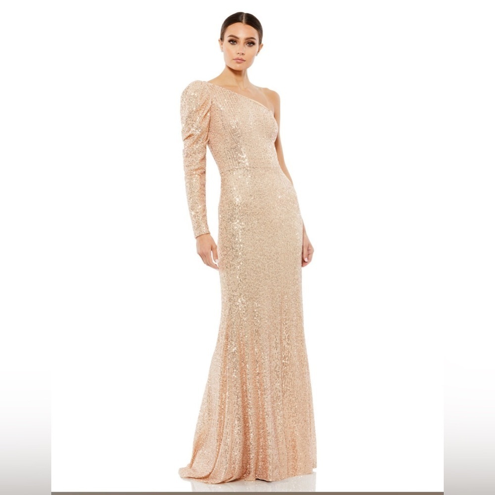 Mac Duggal Sequined One Shoulder Bishop Sleeve Trumpet Gown in Emerald green NWT